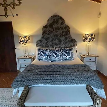 Lux Tuscan Farmhouse Pool&balconies Апартаменты